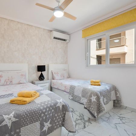 Apolo Beach Front - Sea View Luxury Apartment Torrevieja Eksteriør billede